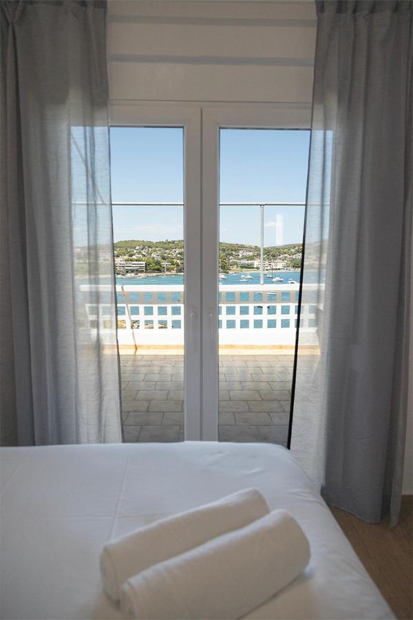 Sea Front Sophia Apartment Porto Rafti
